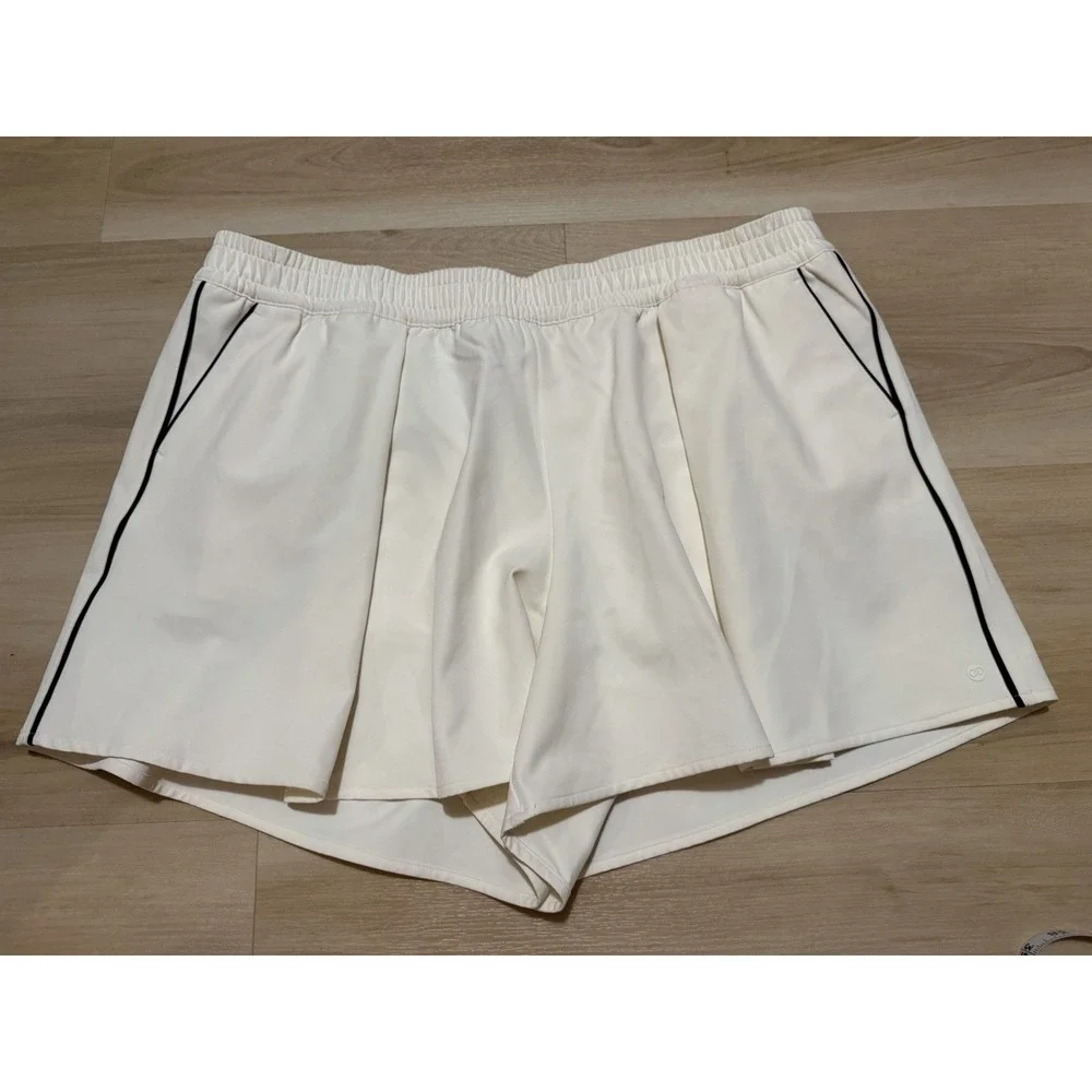 CALIA Women's Golf Fashion Cream Short With Pockets Size XXL Wicking SPF 50+ NWT